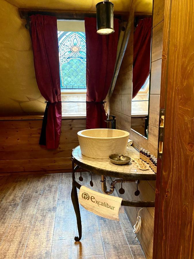 Excalibur Minihotel Hotel